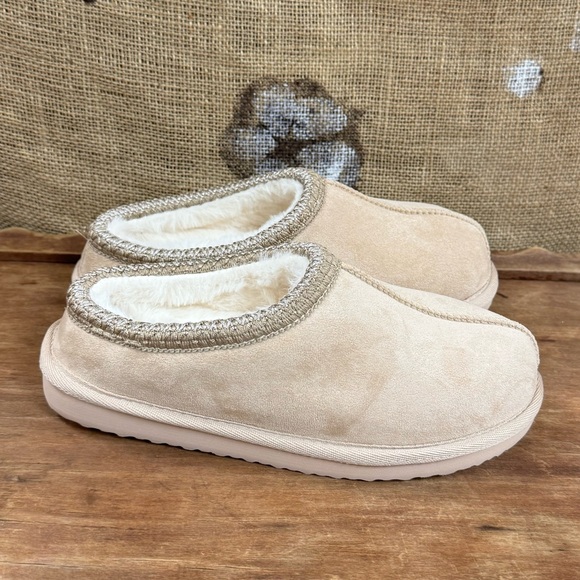 NIB, Very G, Sparks, Nude, Faux Fur Interior - Picture 6 of 8